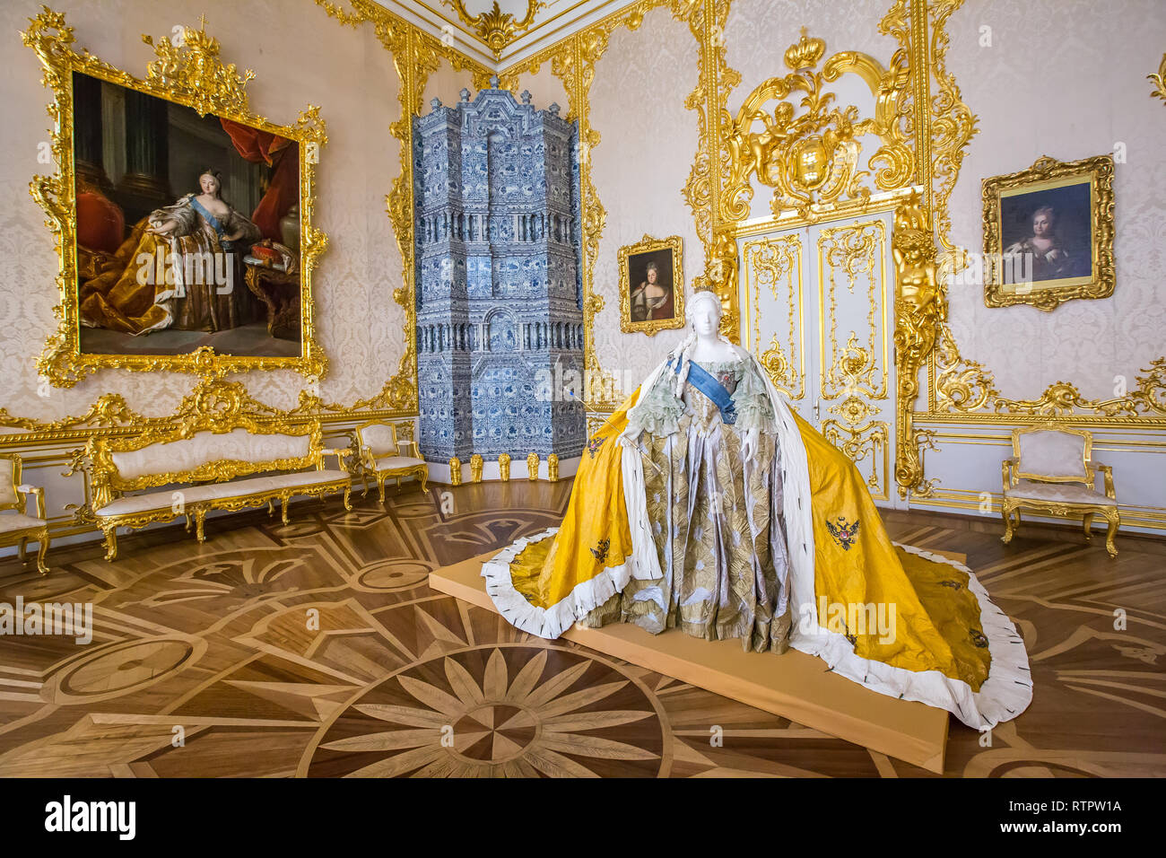 SAINT PETERSBURG, RUSSIA - APRIL 26: Catherine Palace, interior detail on  April 26, 2015 in the town of Tsarskoye Selo. It was the summer residence  of Stock Photo - Alamy