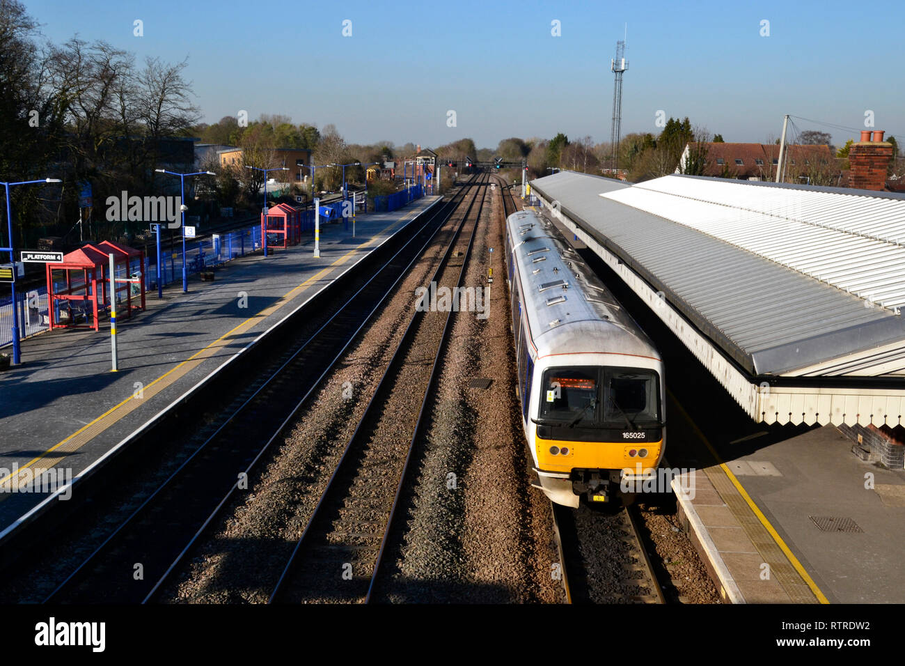 Diesel train stopped and waiting in Princes Risborough Railway Station, Princes Risborough, Buckinghamshire, UK Stock Photo