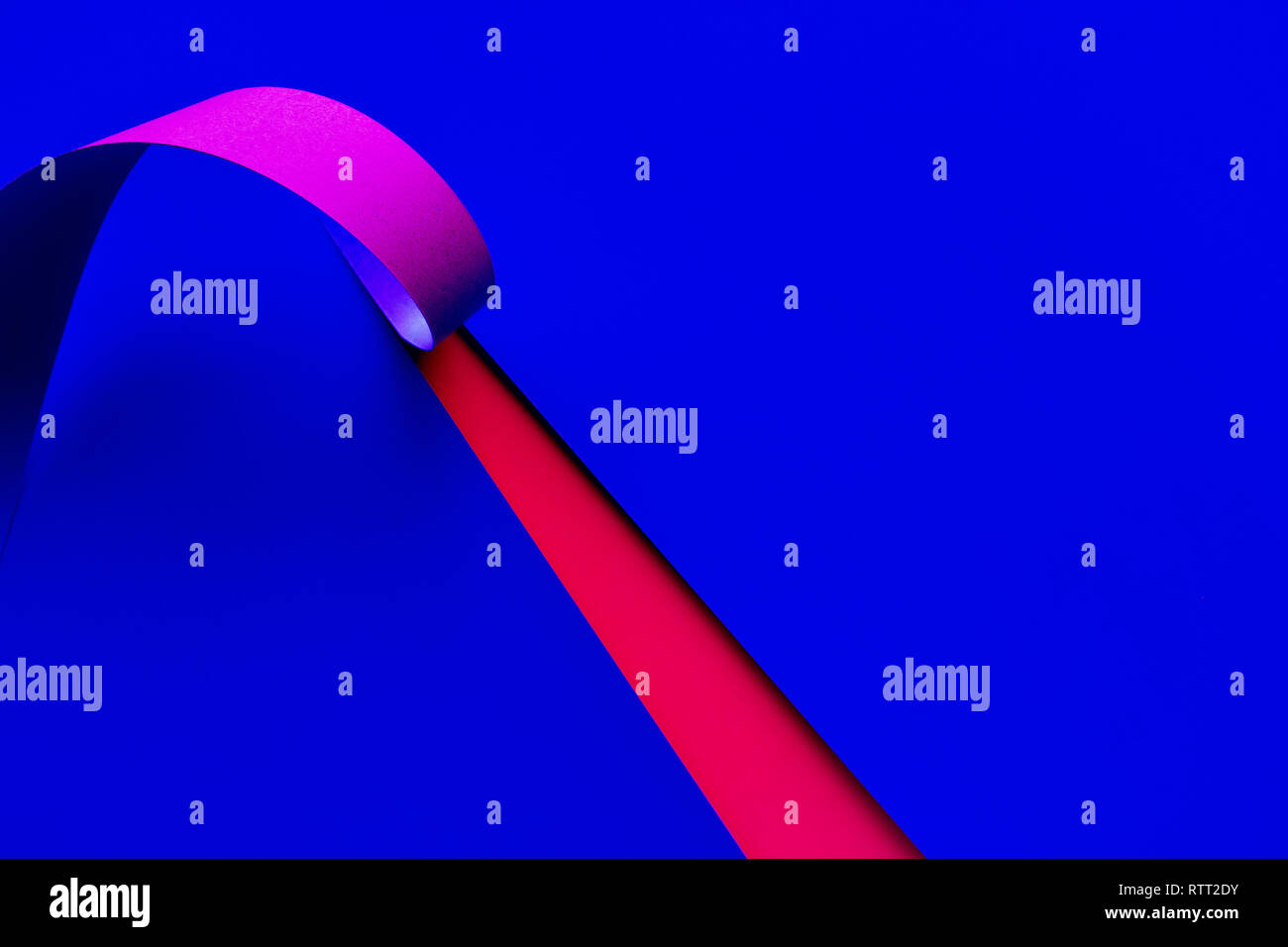 Gradient background in blue hi-res stock photography and images - Alamy