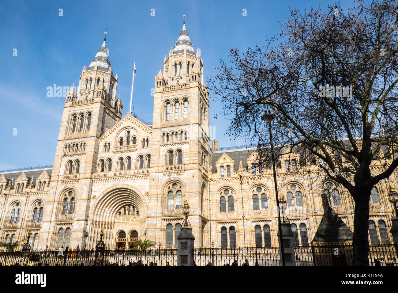 Outside,exterior,of,National History Museum,popular,tourist,educational,attraction,Cromwell Road,South Kensington,London,capital,of,England,English, Stock Photo