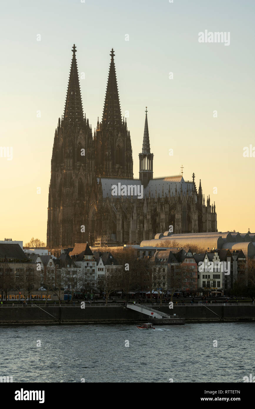Köln, Blick von der rechten Rheinseite auf den Dom Stock Photo