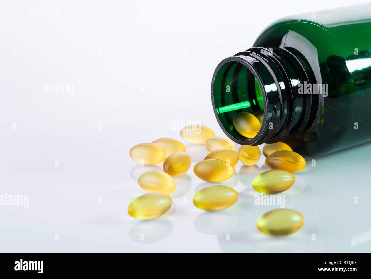 Download Fish Oil Pills High Resolution Stock Photography And Images Alamy PSD Mockup Templates