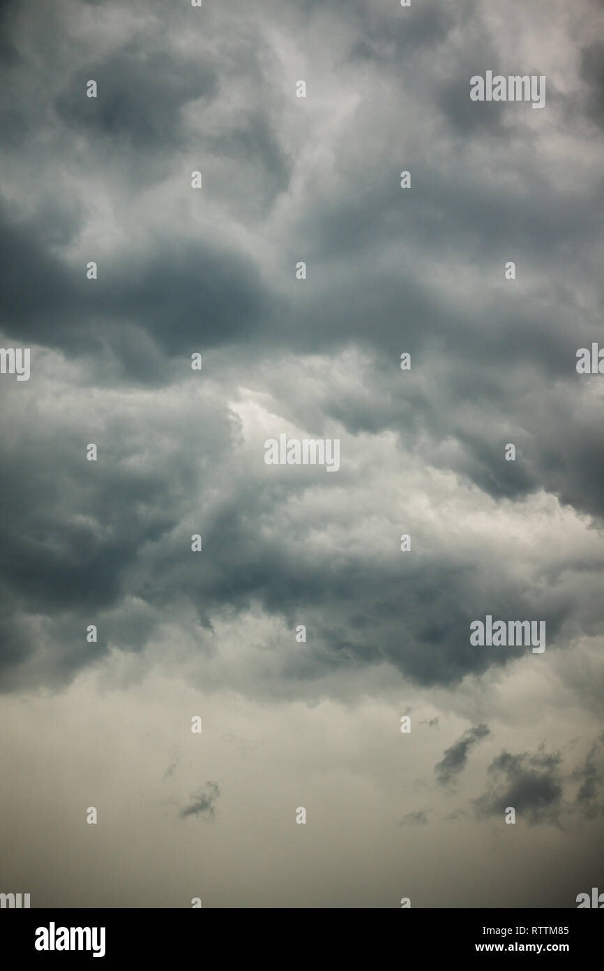 Dark stormy clouds background. Dramatic stormy sky with dark heavy ...