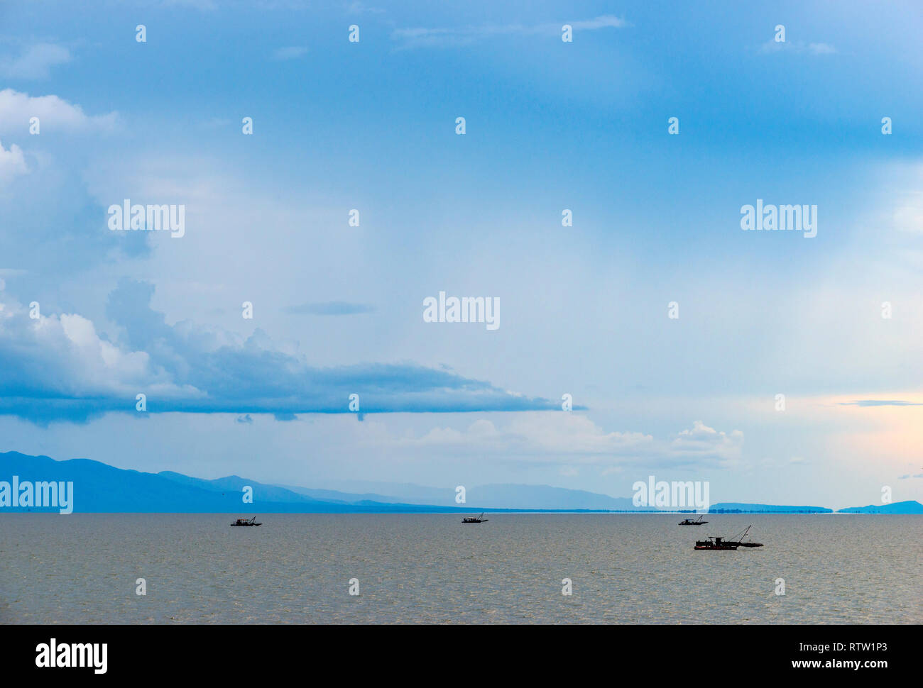 Kapenta rigs hi-res stock photography and images - Alamy