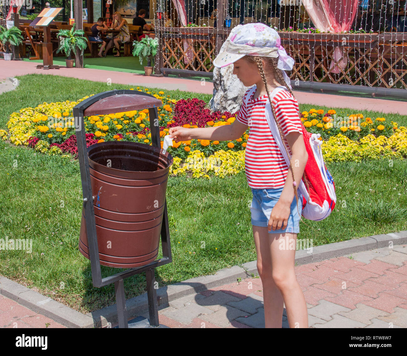 Trash the dress hires stock photography and images Alamy