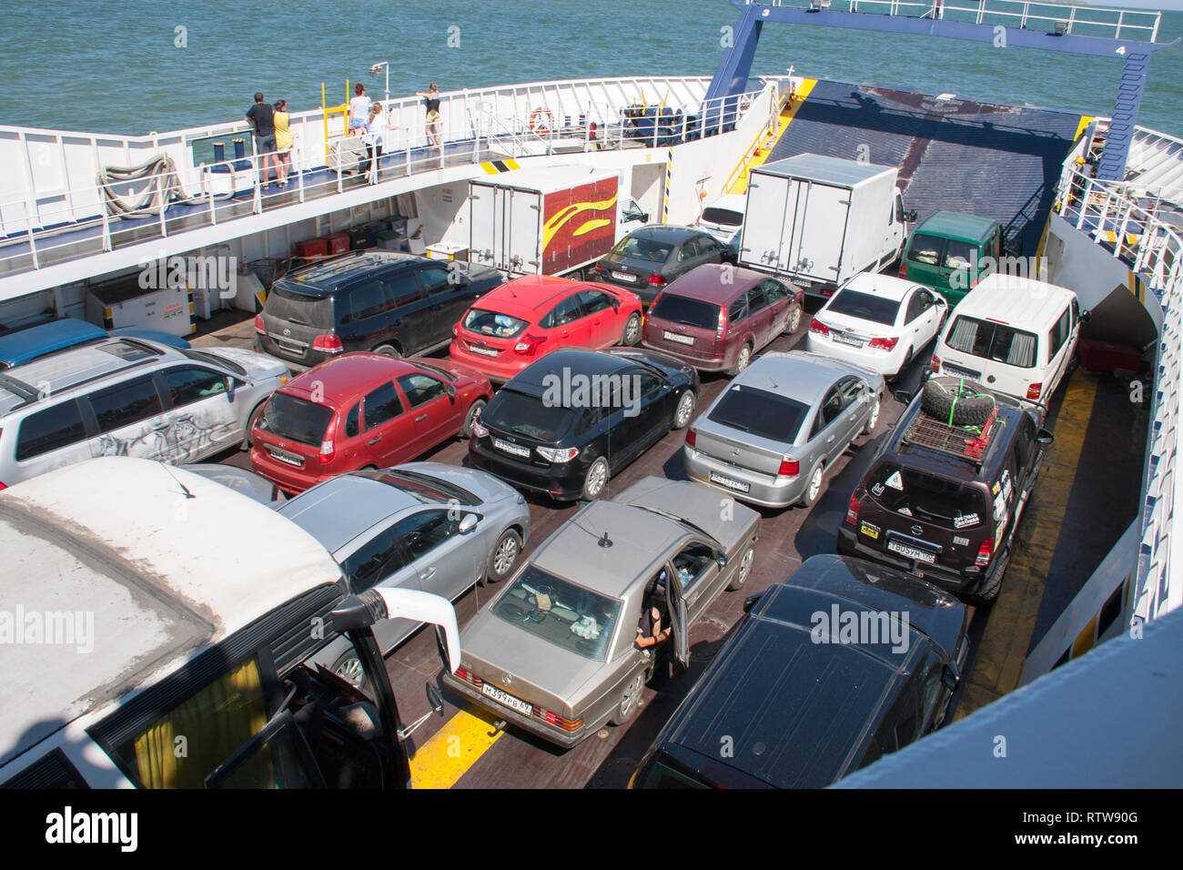 Ship carrying cars hires stock photography and images Alamy