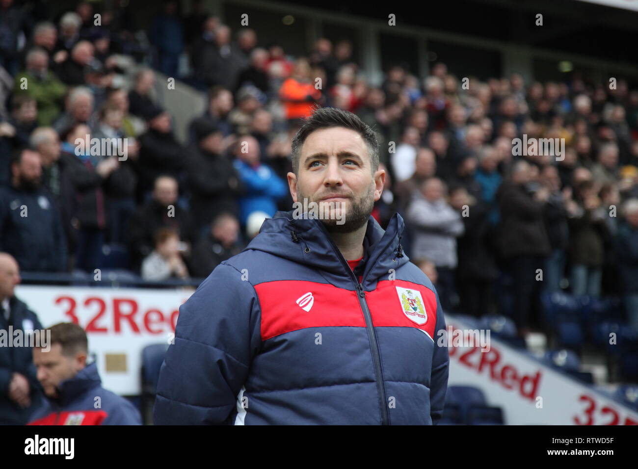 Preston, Lancashire, UK. Bristol City manager Lee Johnson in the dugout ahead of the Championship game between Preston North End and Bristol City at Deepdale which ended in a 1-1 draw. Stock Photo