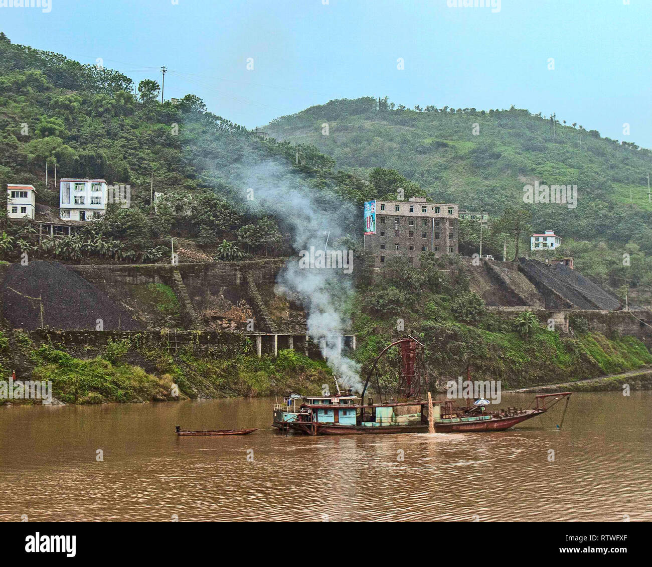 China. 22nd Oct, 2006. A decrepit ancient barge steams up the Yangtze. The longest river in Asia 