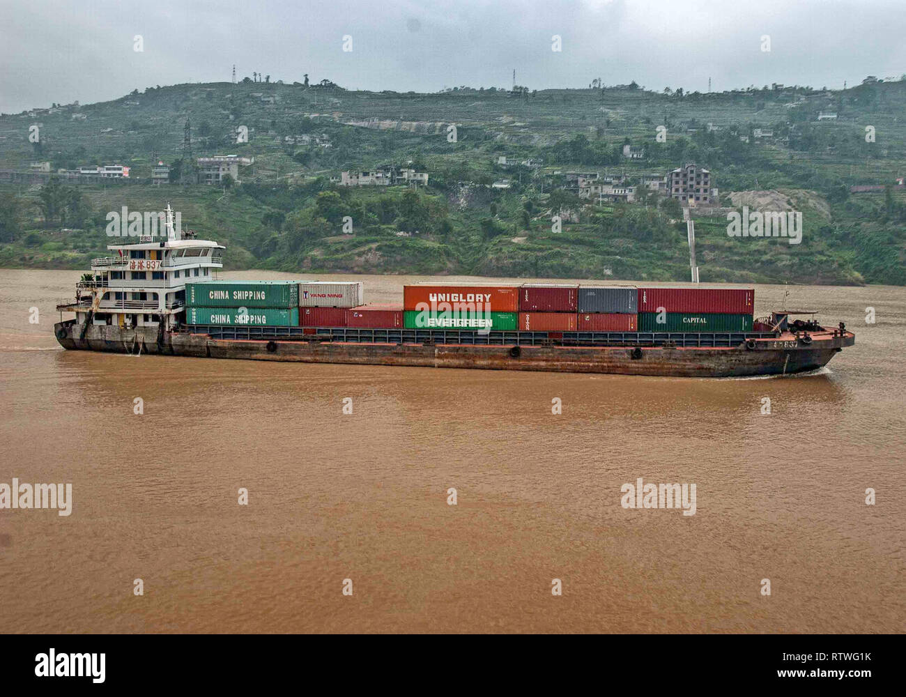 China. 22nd Oct, 2006. Many container barges travel on the Yangtze. The longest river in Asia 