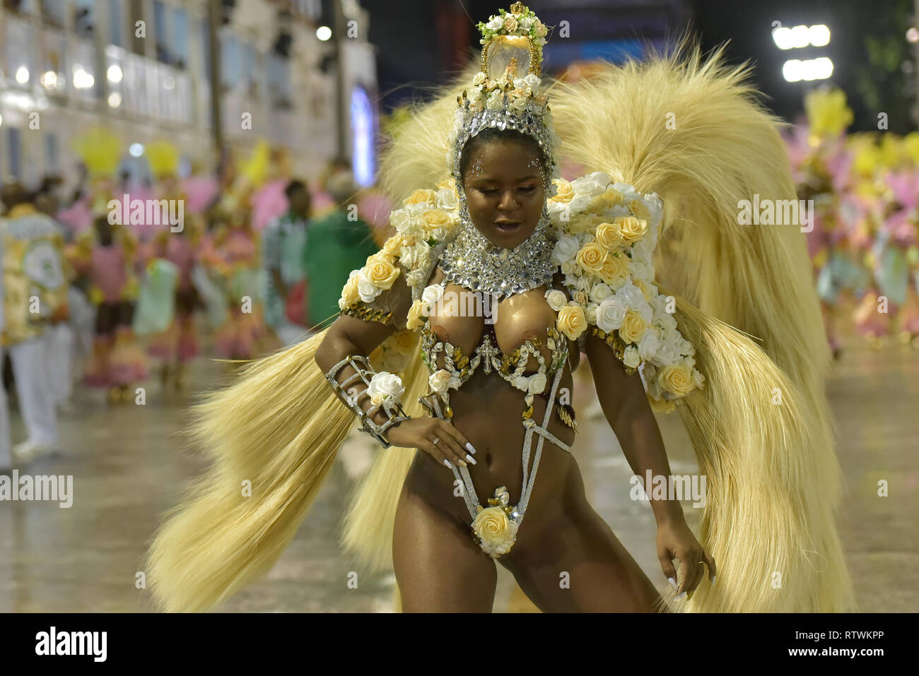 Rj Rio De Janeiro 03 03 2019 Cubango Academics Parade At Carnival Rio 2019 Drum Queen Maryanne Hipolito At The Samba School Parade Academics Of Cubango During The Presentation Of