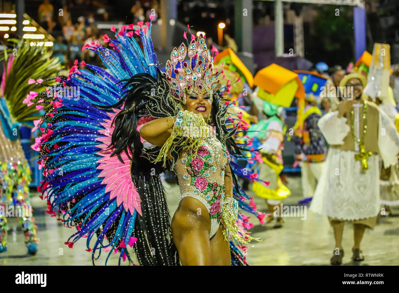 Rio De Janeiro Brazil 03rd Mar 19 Member Of The Cubango Academic Samba School During A Carnival 19 Serie A Parade In The Marques Do Sapucai Sambadrome In The City Of Rio