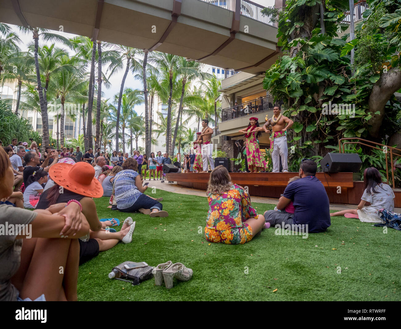 Entertainment In The Garden Courtyard Of The Royal Hawaiian