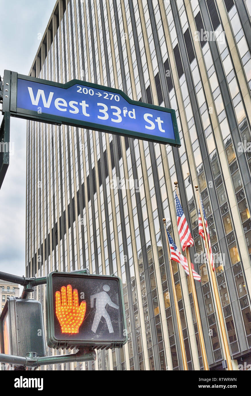 USA ストリート看板　33rd USA ストリート看板 33rd 33rd street sign hi-res stock photography