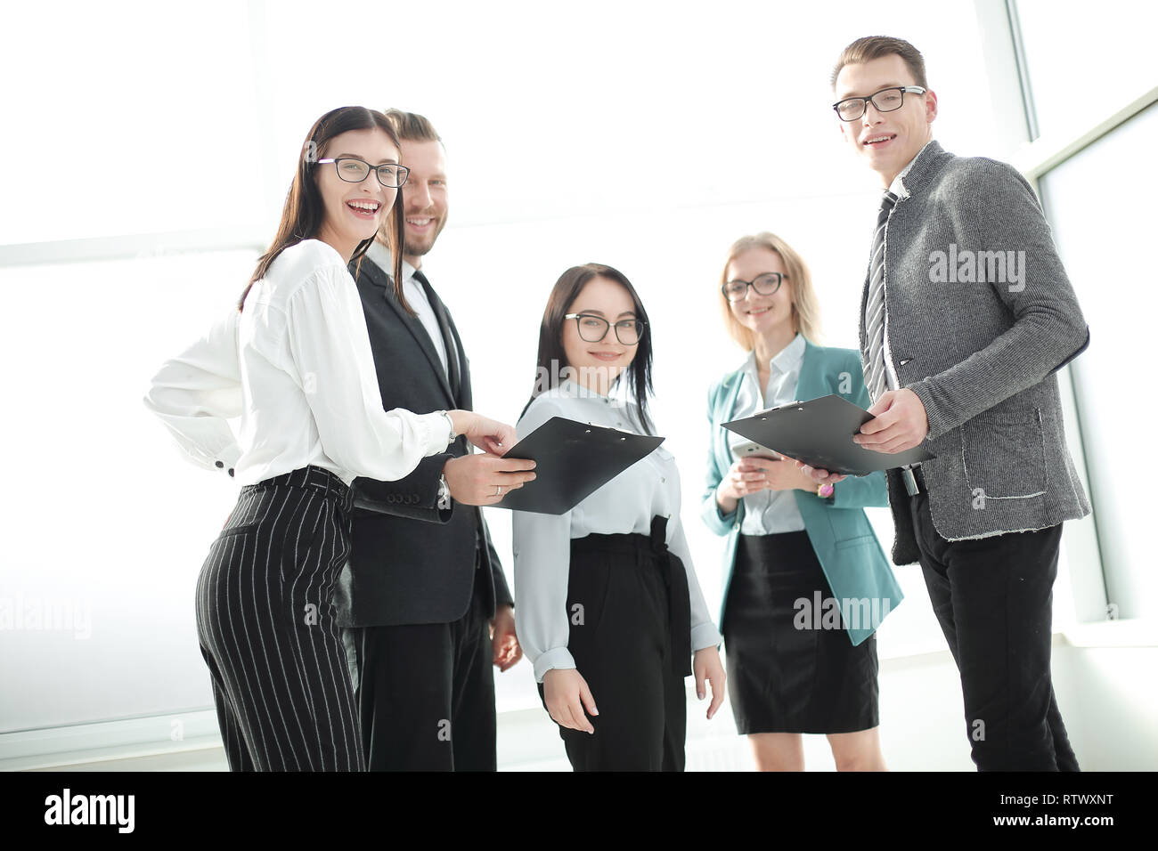 Smiling business team ideas hi-res stock photography and images - Alamy
