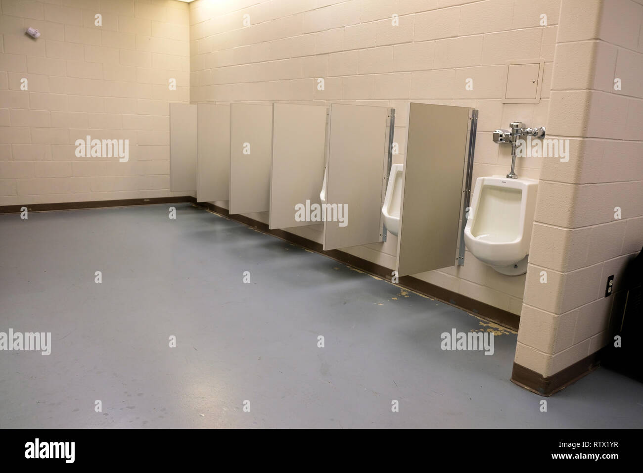 Mens washroom hi-res stock photography and images - Alamy