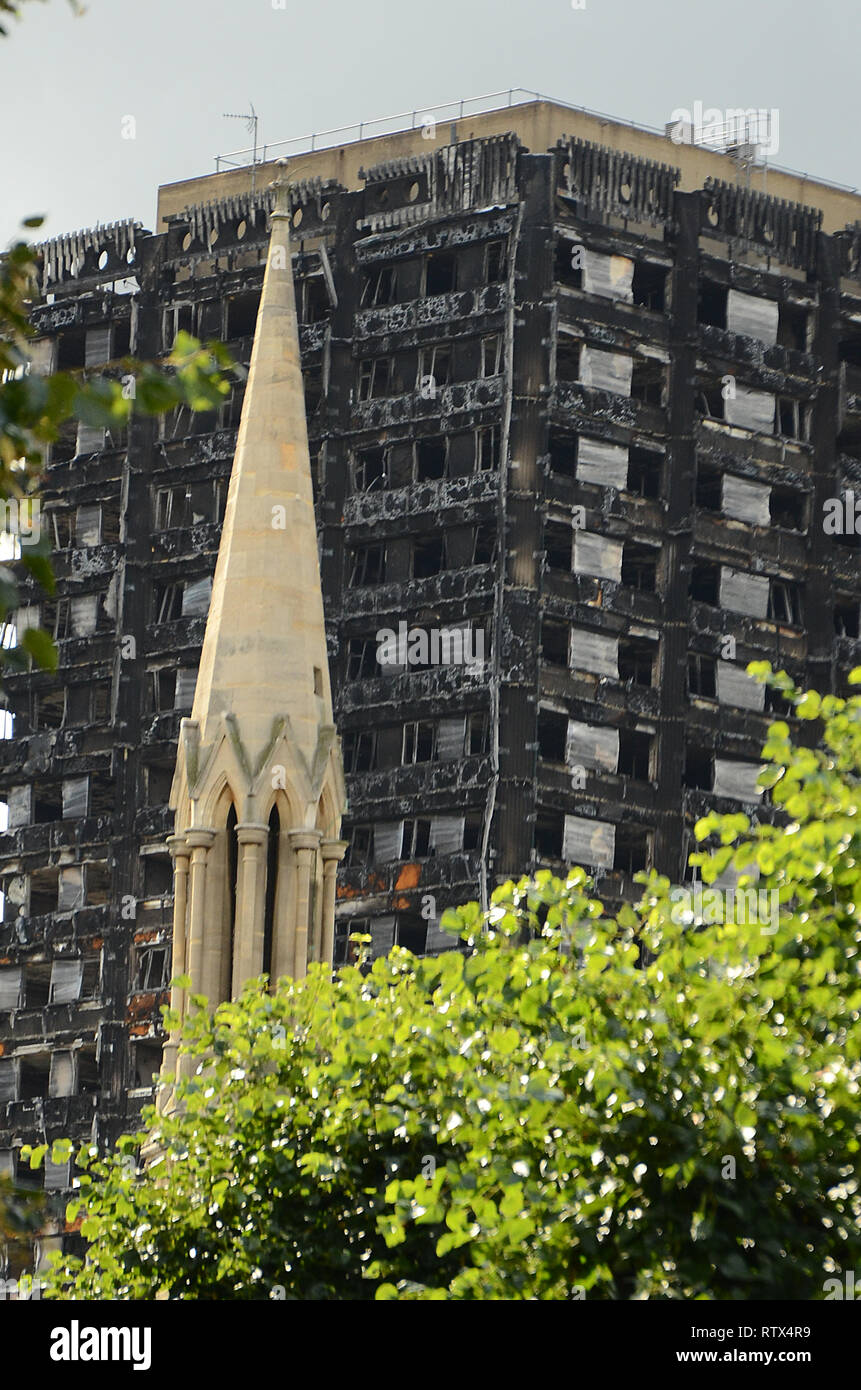 Grenfell tower fire, London, disaster zone Stock Photo Alamy