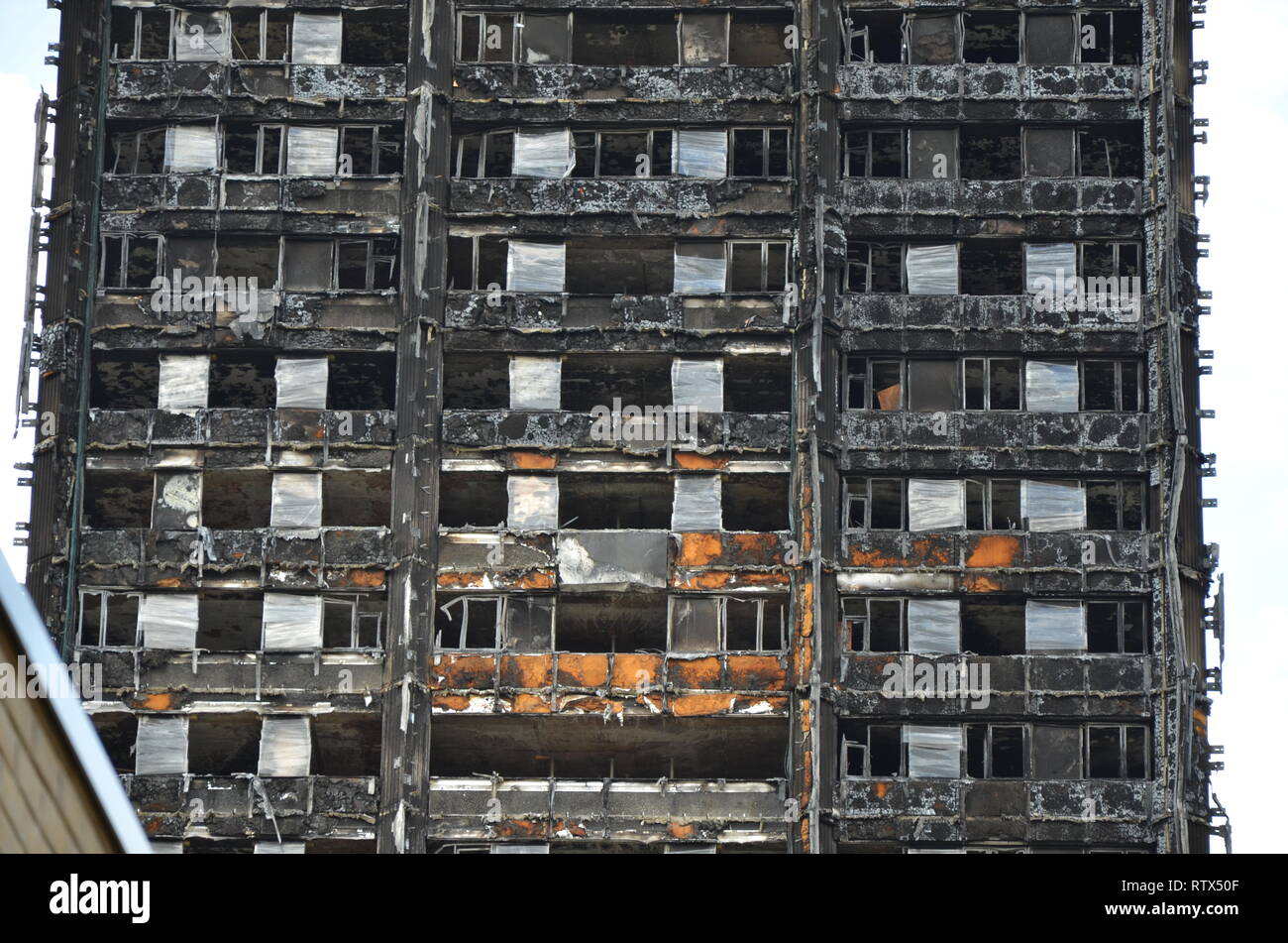 Grenfell tower fire, London, disaster zone Stock Photo - Alamy