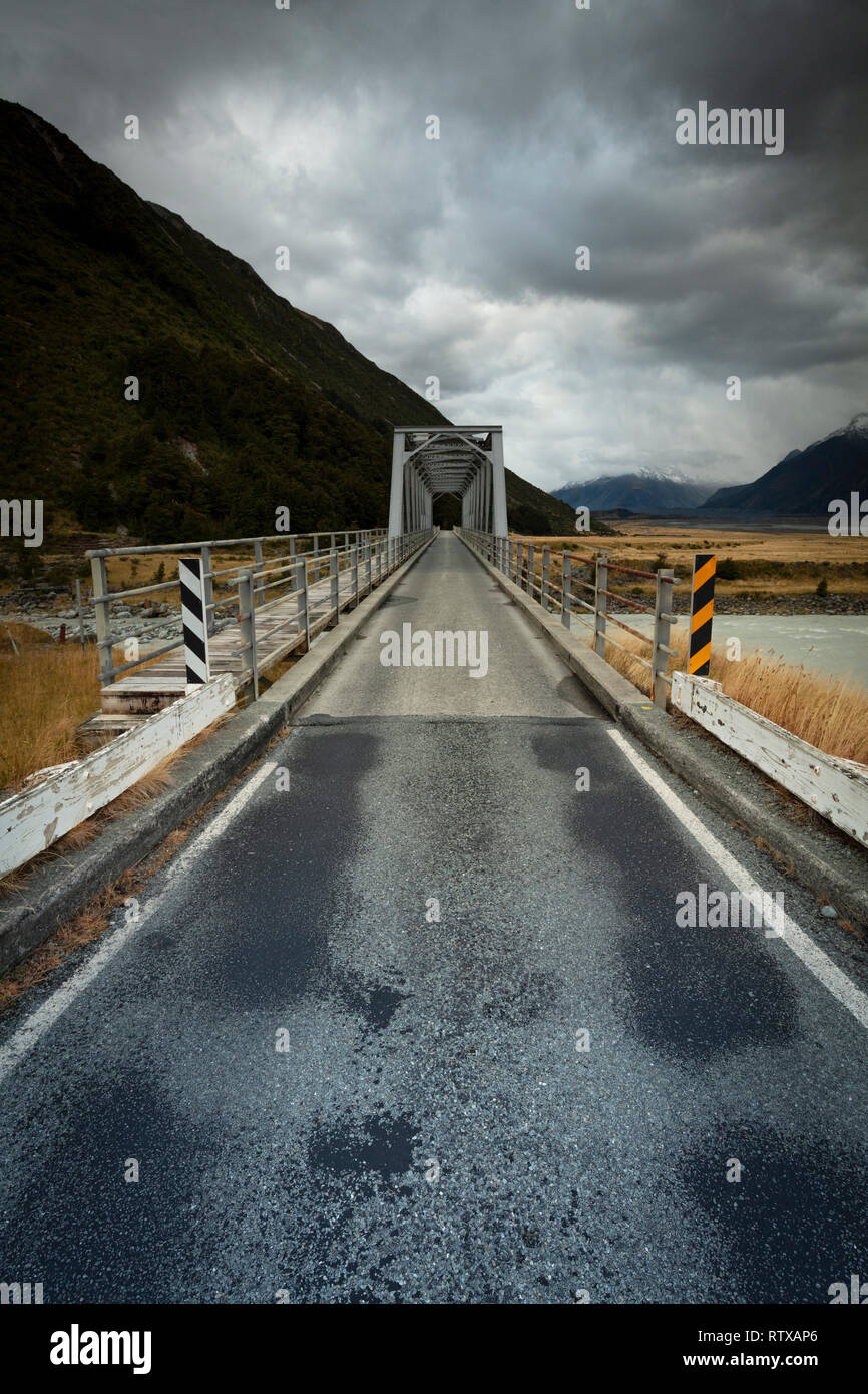 A view down the road bridge leading to the Tasman Valley in the Mount
