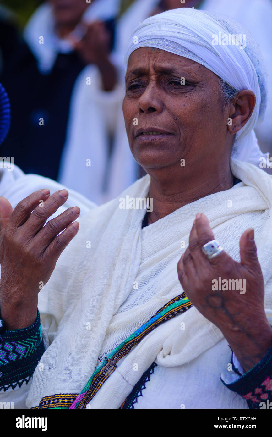 JERUSALEM, ISRAEL - NOVEMBER 11, 2015: An Ethiopian Jewish woman pray ...
