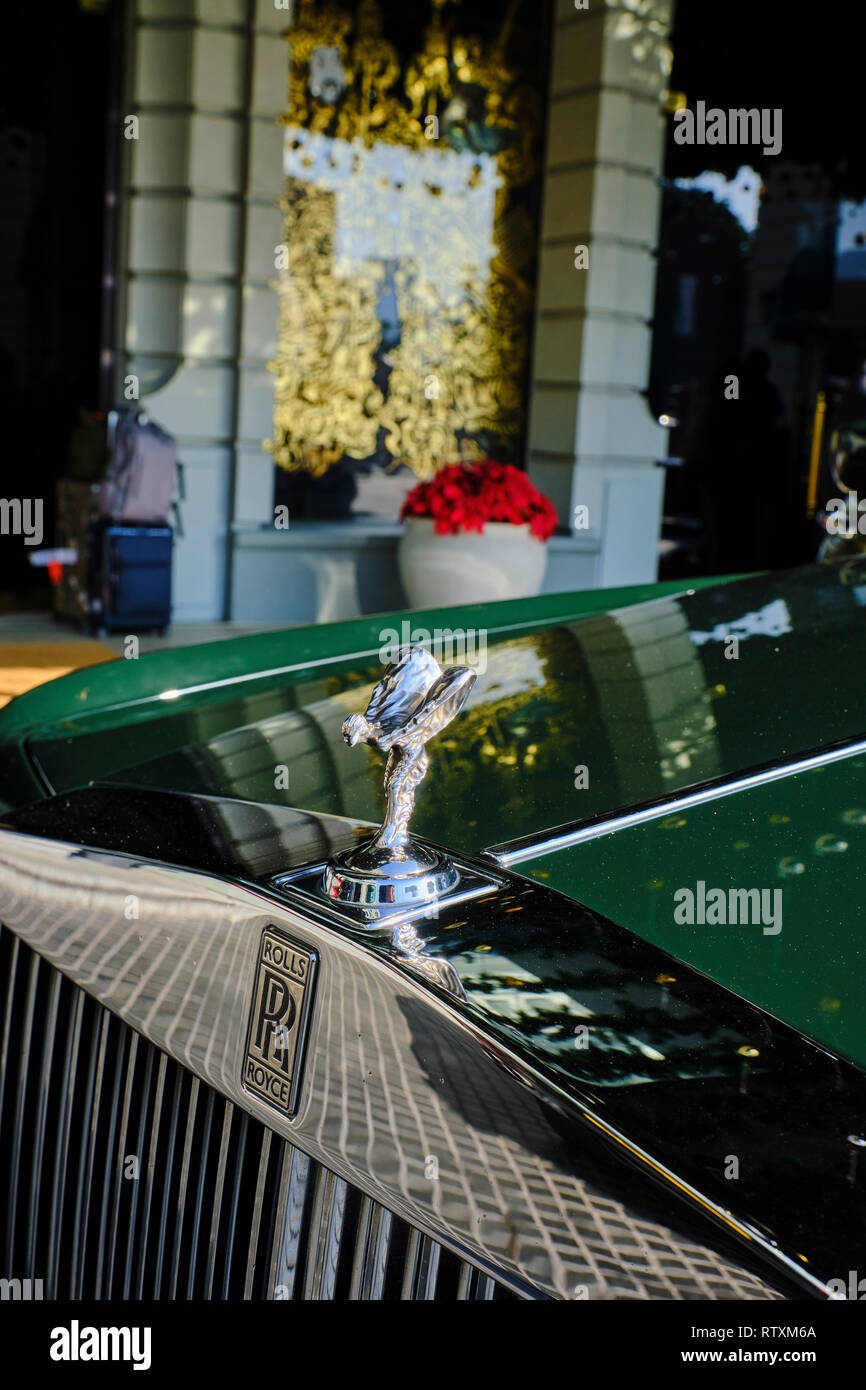 China, Hong Kong, Kowloon, Tsim Sha Tsui, Rolls Royce in front of