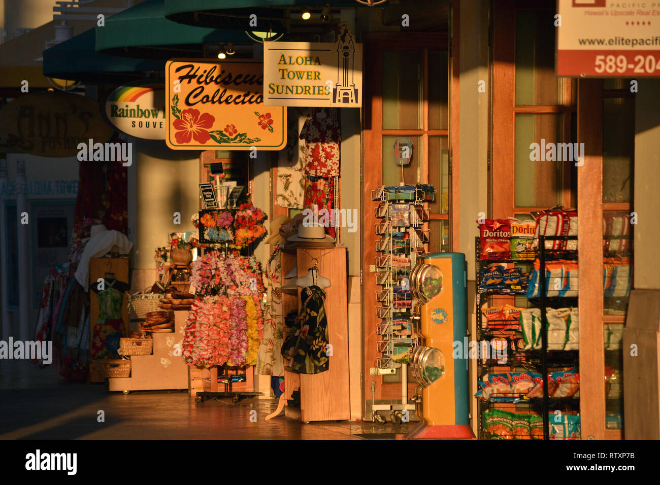 Souvenir stores at Aloha Tower Marketplace, Honolulu, Oahu, Hawaii, USA Stock Photo