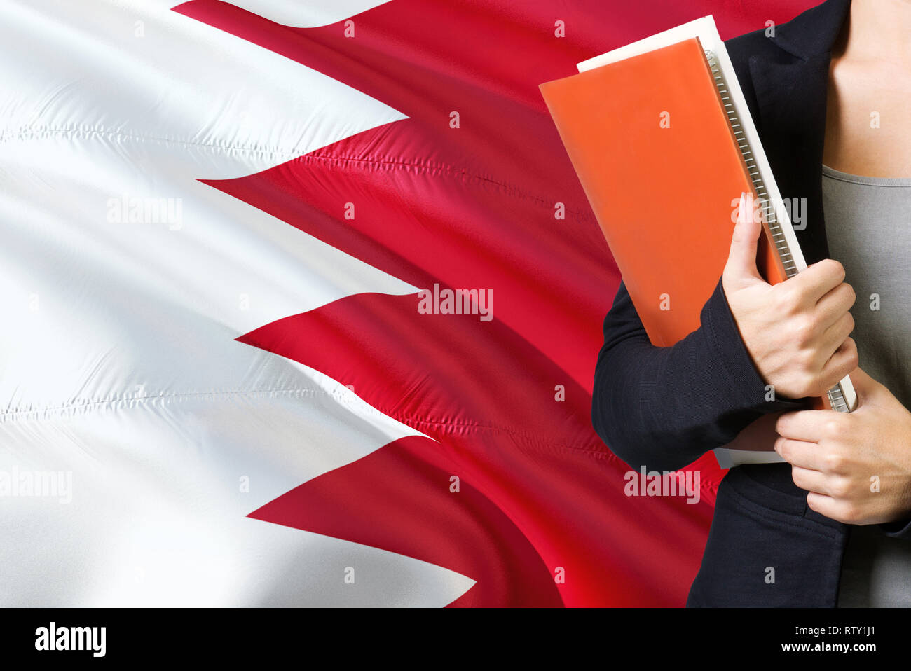 Bahrain women hi-res stock photography and images - Alamy