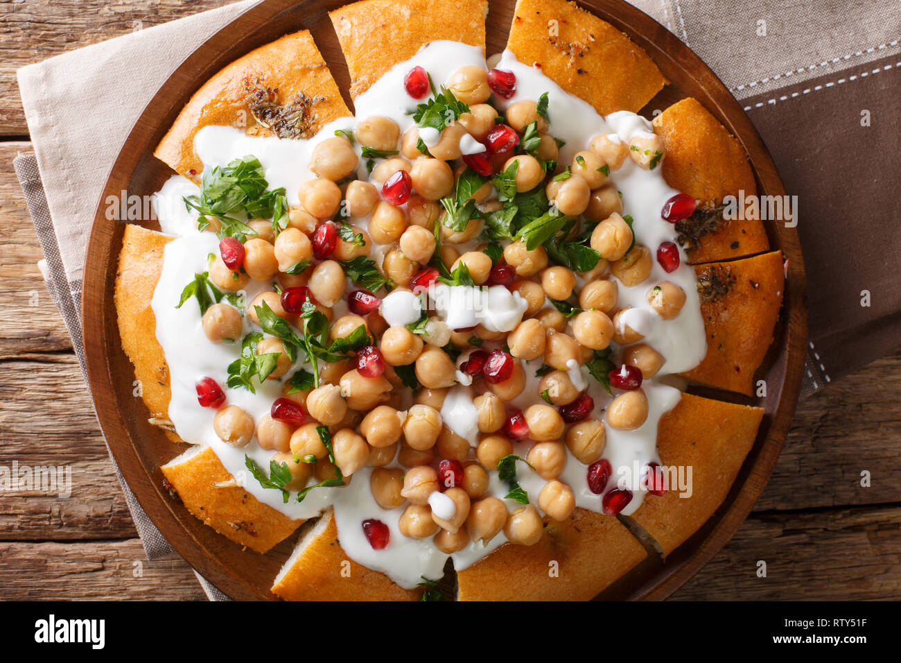 Yoghurt And Cucumber Salad Salatit Laban Wa Kh Yar Recipe Sbs Food