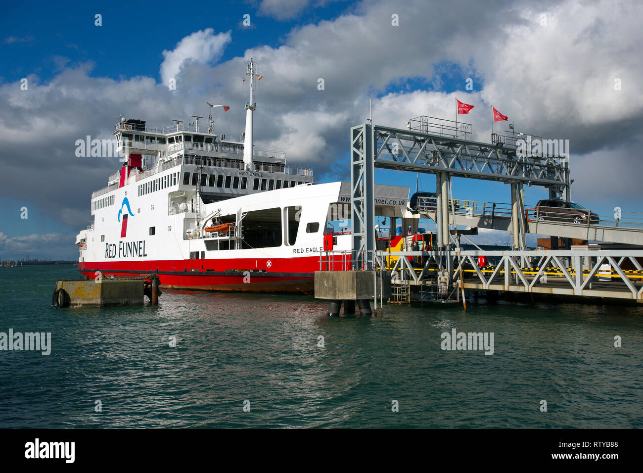 Vehicles, being, unloaded, from, Red Funnel, ferry, terminal, East