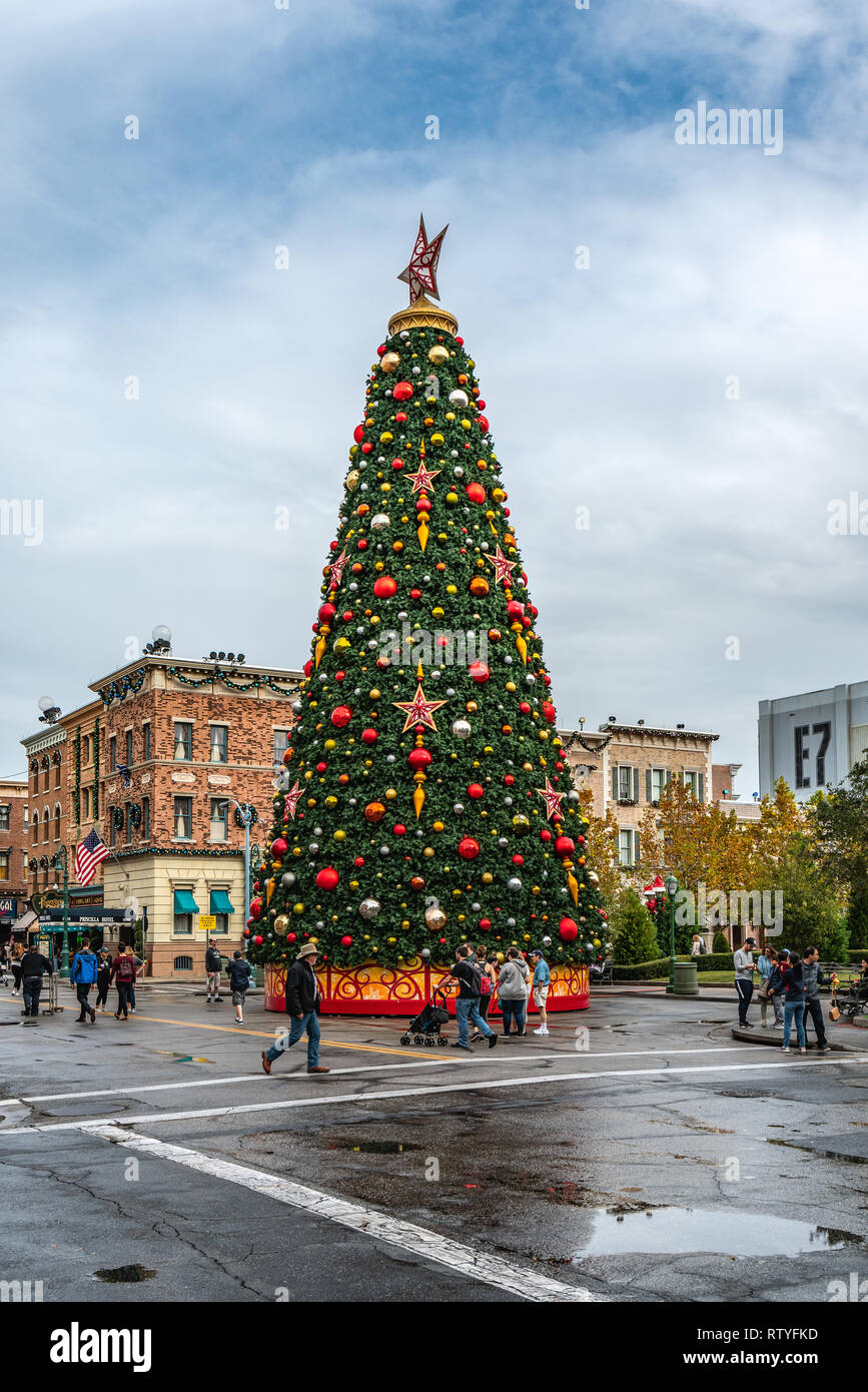 51 Top Images Universal Studios Christmas Decorations - A Universal Christmas 2019 At Universal Studios Singapore Dejiki Com