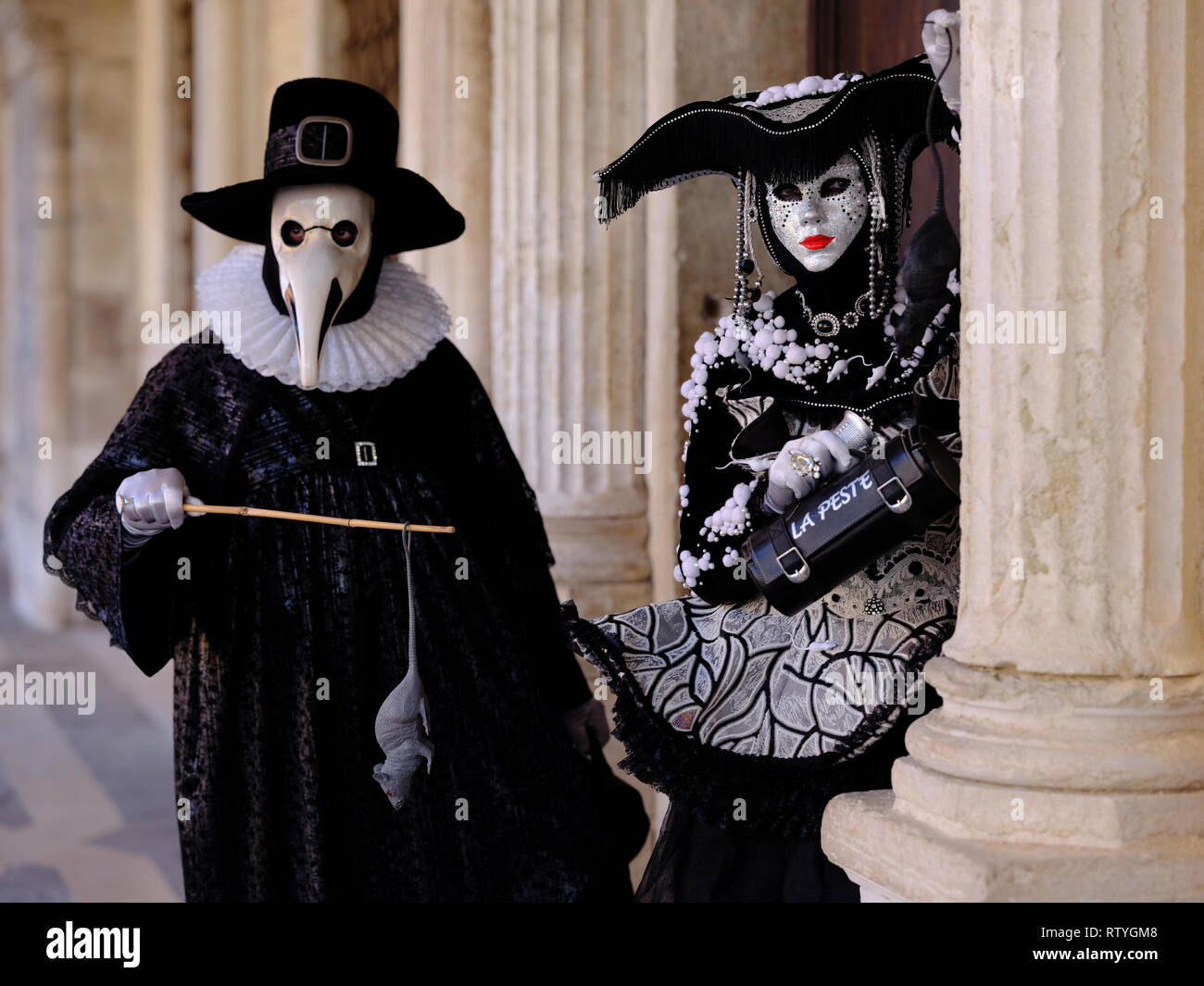 Black Carnival Headdress Black Carnival Headdress