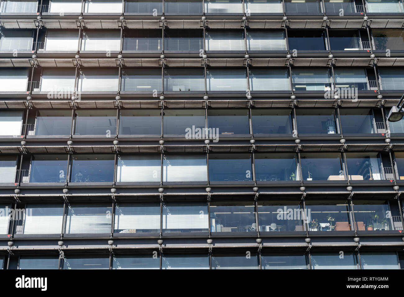 Palaceside Building, Chiyoda-Ku, Tokyo, Japan. Designed by Shoji ...