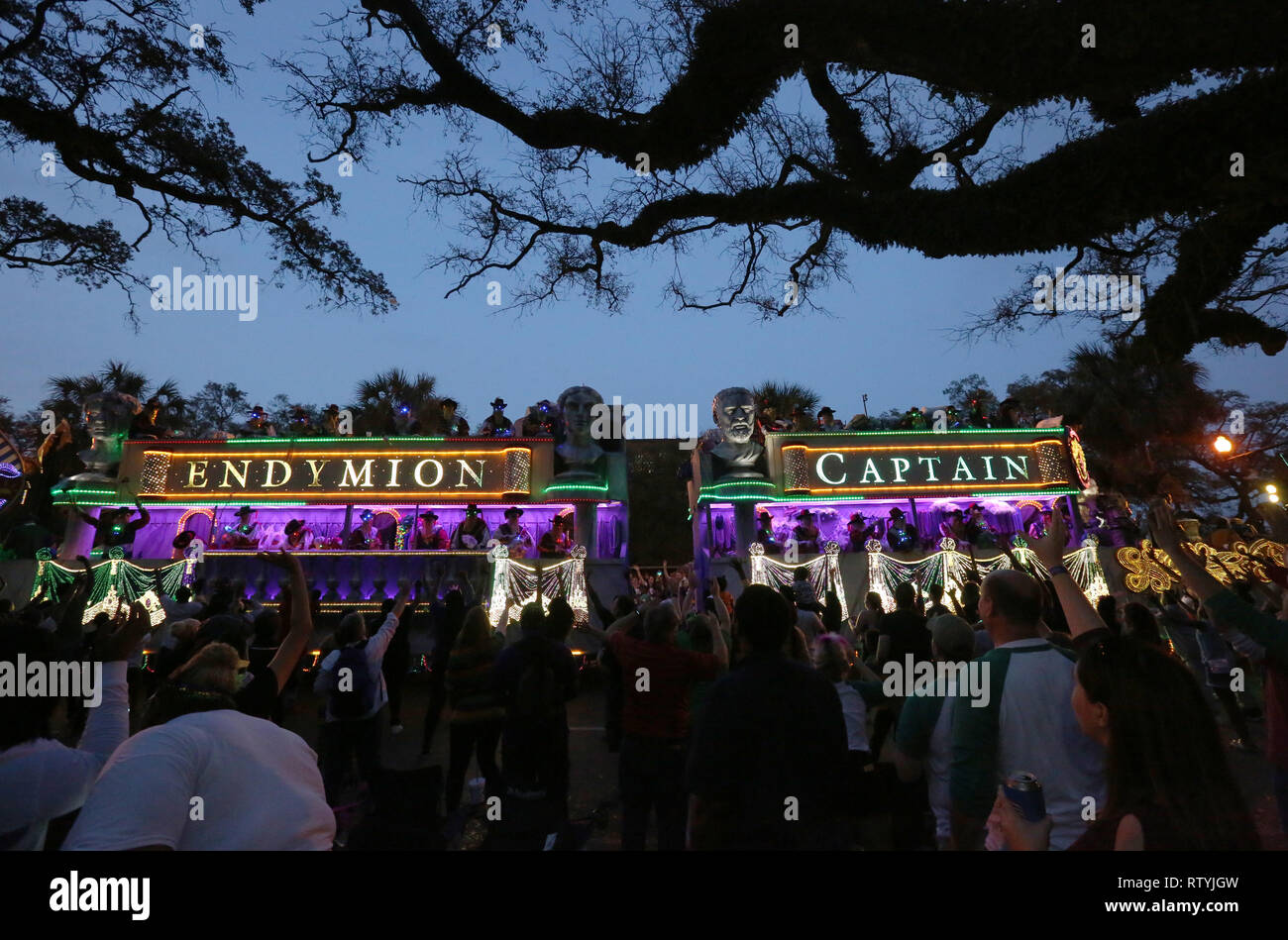 mardi gras parades on canal street