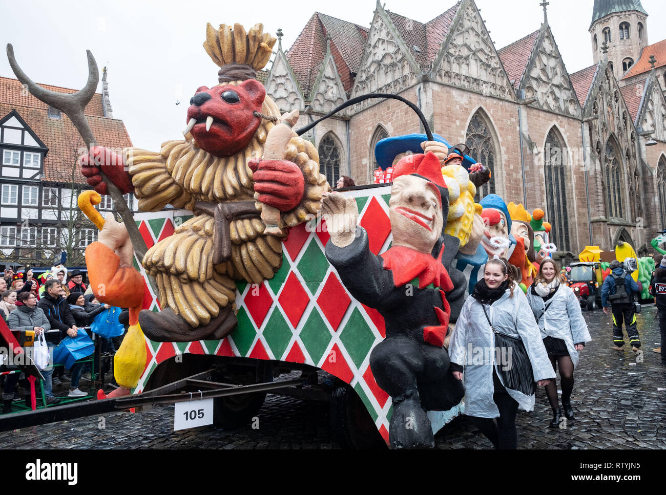 Braunschweig, Germany. 03rd Mar, 2019. Various motif cars drive through the city centre of Braunschweig at the so-called "Schoduvel". The "Schoduvel" carnival parade, which is more than six kilometres long, is considered one of the largest parades in northern Germany. Credit: Peter Steffen/dpa/Alamy Live News Stock Photo