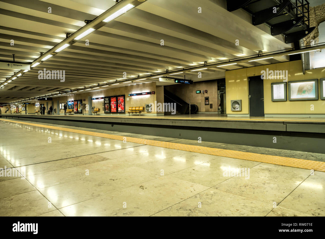 Page 2 Metro Lisboa High Resolution Stock Photography And Images Alamy