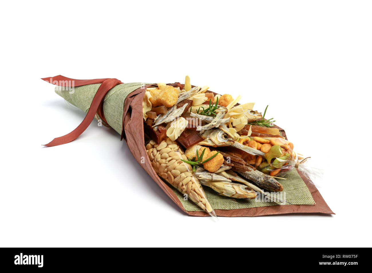 Original bouquet consisting of dried salted fish, salted peanuts ...