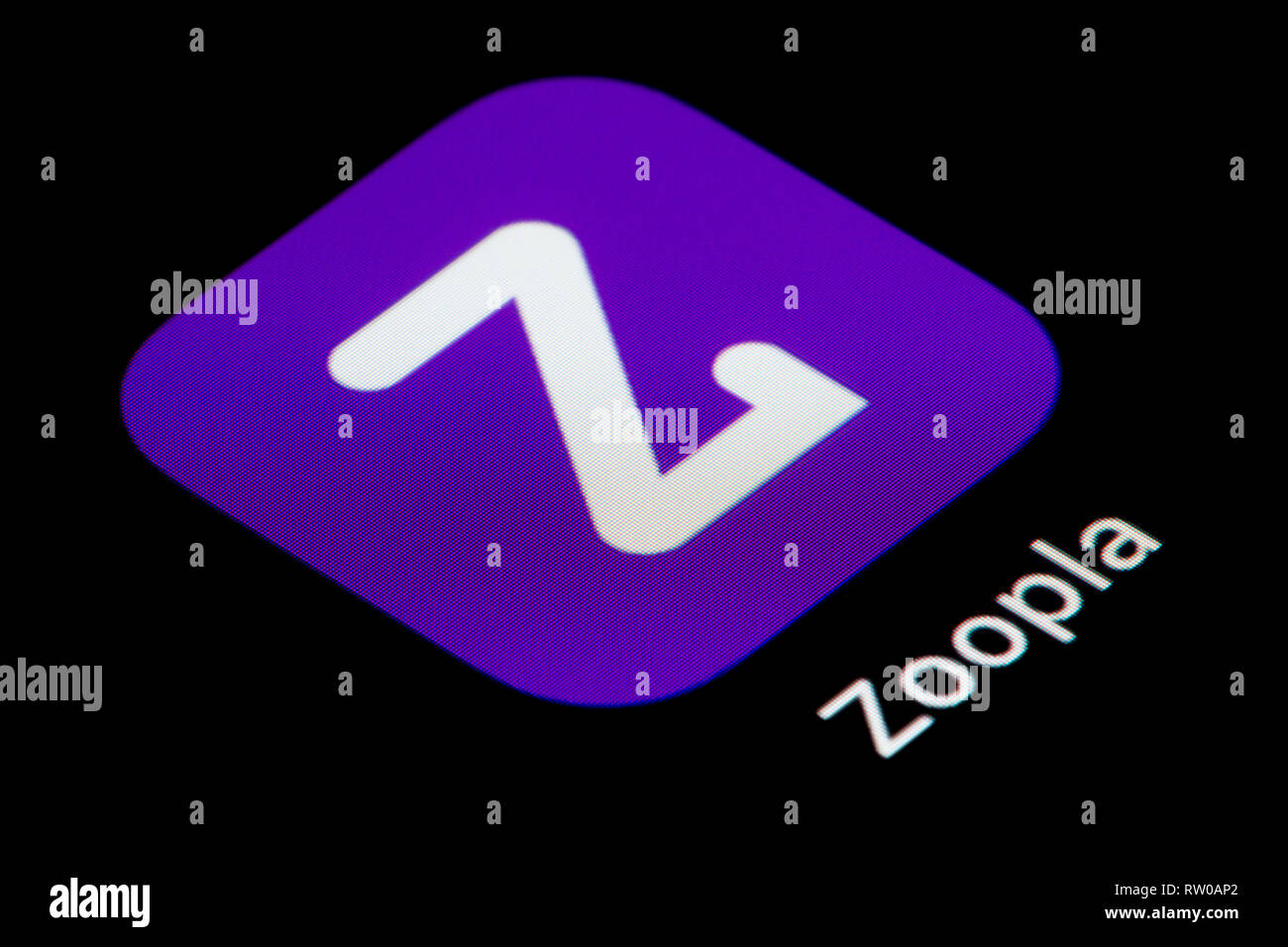 A close-up shot of the Zoopla app icon, as seen on the screen of a smart phone (Editorial use only) Stock Photo