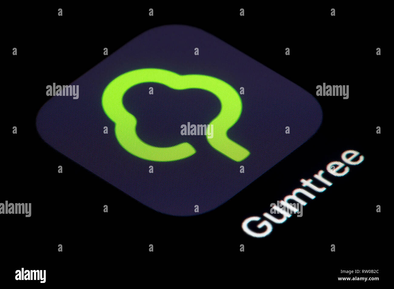 A closeup shot of the Gumtree app icon, as seen on the screen of a