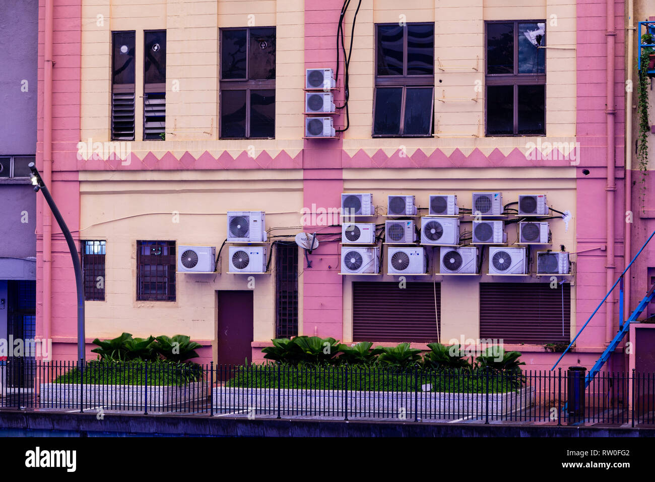 Air conditioning units asia hires stock photography and images Alamy