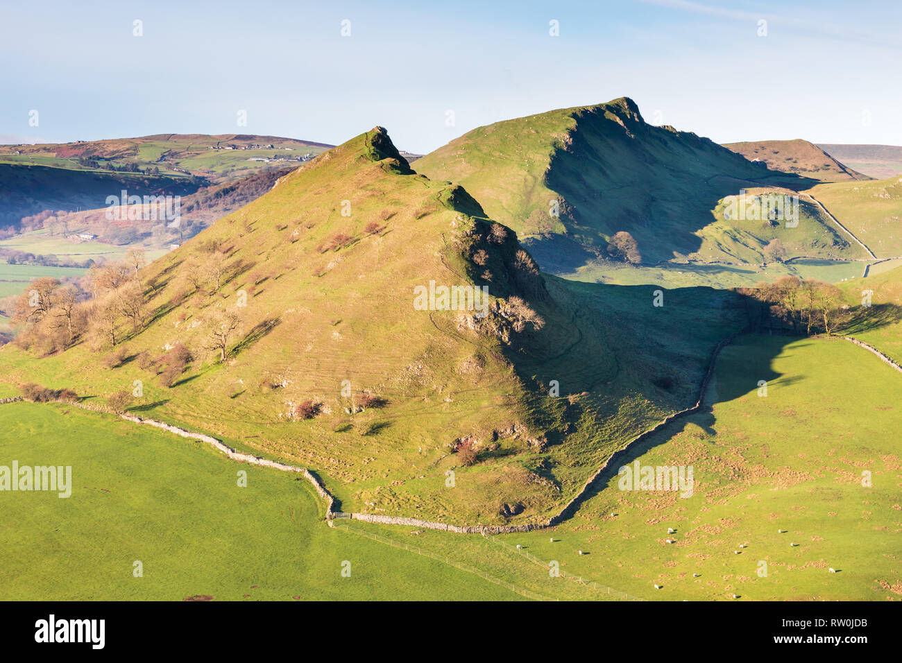 Chrome Hill and Parkhouse Hill in the western Debyshire peak district. Limestone outcrops Stock Photo