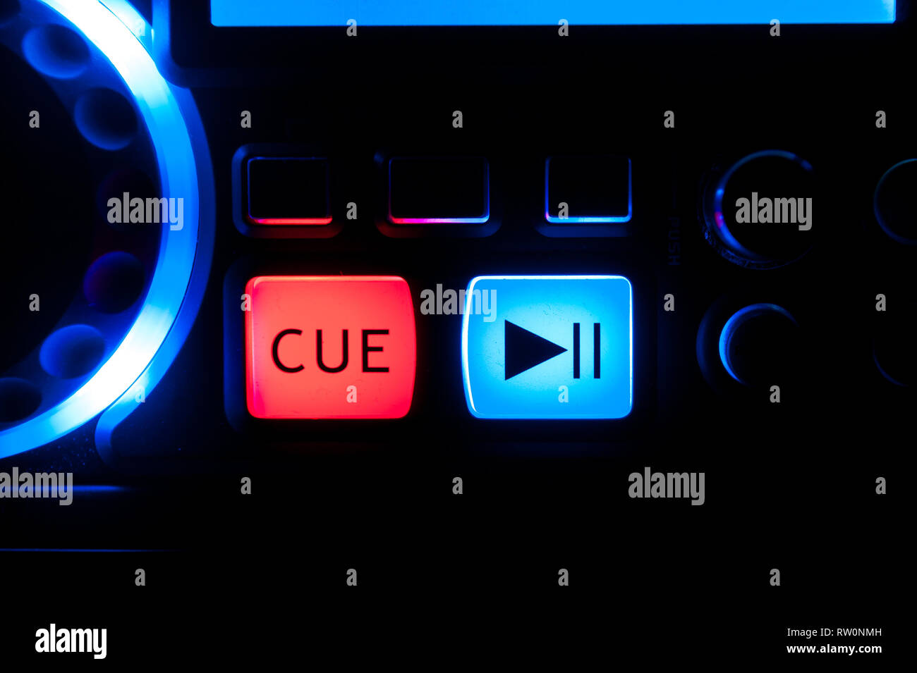 Nightlife pause hi-res stock photography and images - Alamy