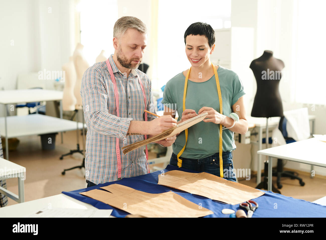 Tailoring shop hi-res stock photography and images - Alamy