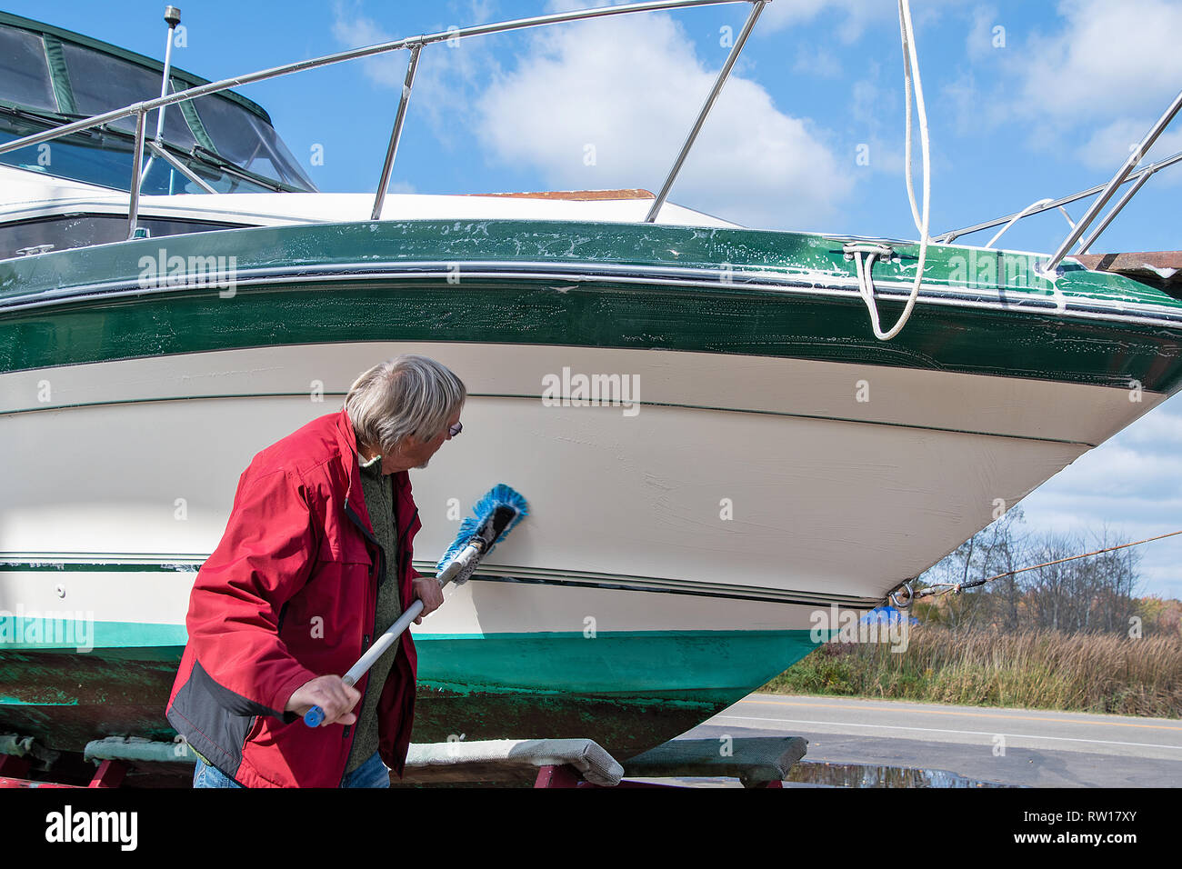 Wash Hull Cleaning High Resolution Stock Photography and Images Alamy