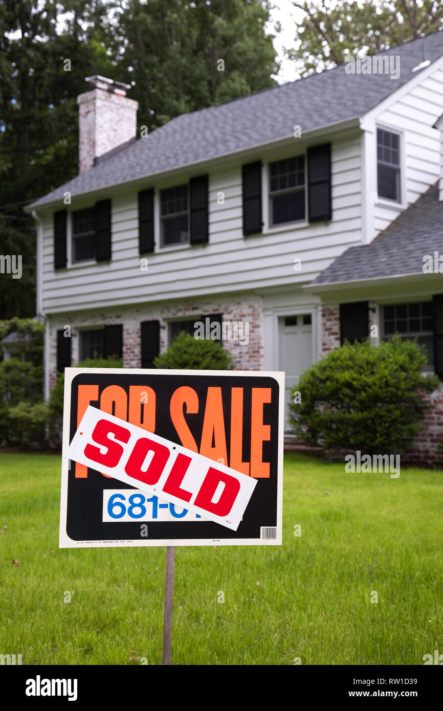 Home For Sale Real Estate Sign And House Stock Photo - Download