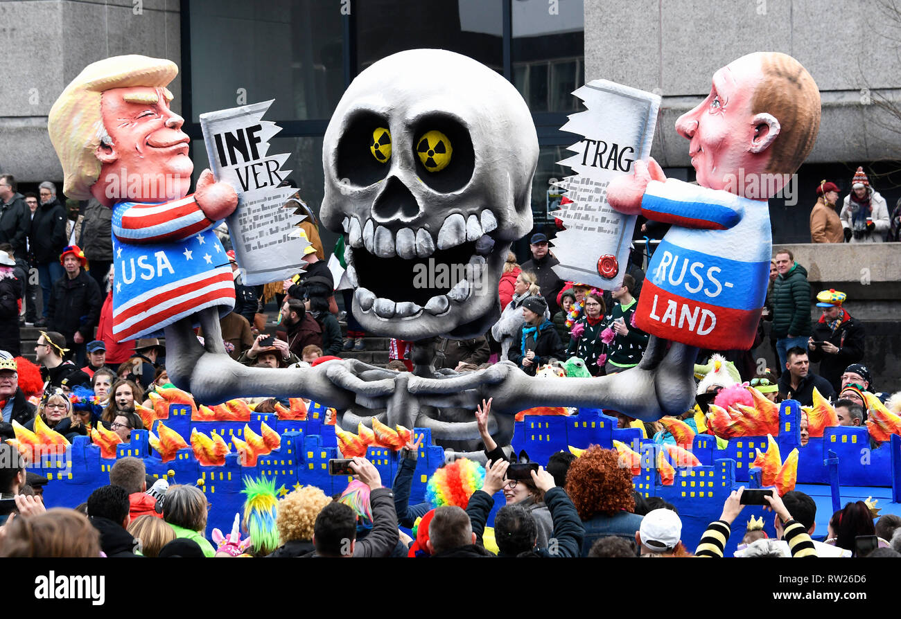 Dusseldorf, Germany. 4th Mar 2019. Jaques Tilly's theme wagon: Vladimir Putin and Donald Trump tear apart the INF Nuclear Disarmament Treaty. Credit: UKraft/Alamy Live News Stock Photo