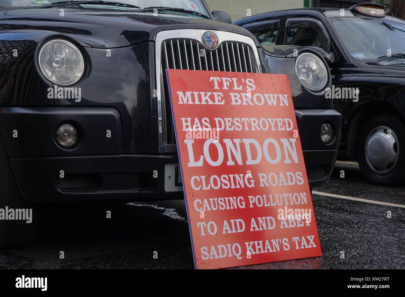 London, UK. 4th Mar 2019. Black cab drivers block Parliament Square streets in protest at Sadiq Khan's plans to improve air quality by banning them from part of London. 4th of March 2019. Credit: Thomas Krych/Alamy Live News Stock Photo