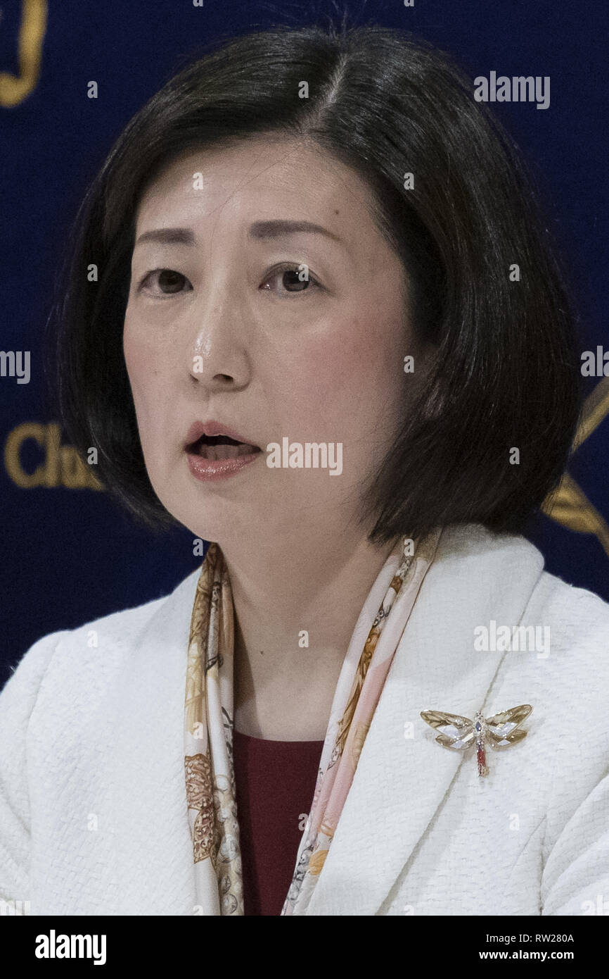 Tokyo, Japan. 4th Mar, 2019. Kumiko Otsuka President of Otsuka Kagu Ltd. speaks during a news conference at The Foreign Correspondents' Club of Japan (FCCJ). President Otsuka and Hai Bo Chen President of High-Lines Co., Ltd. came to the Club to speak about Kumiko Otsuka's intentions to expand to the Chinese market. Credit: Rodrigo Reyes Marin/ZUMA Wire/Alamy Live News Stock Photo