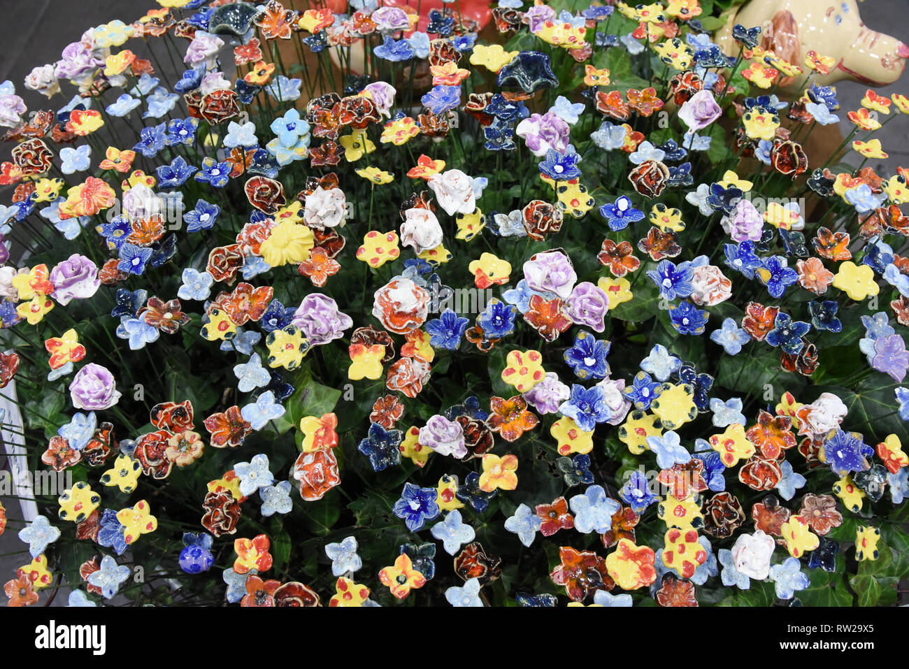 Leipzig, Germany. 02nd Mar, 2019. Clay ceramic flowers are on display