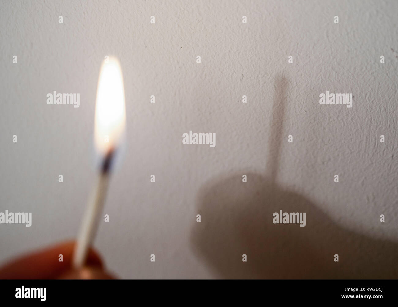 Glowing match stick hires stock photography and images Alamy