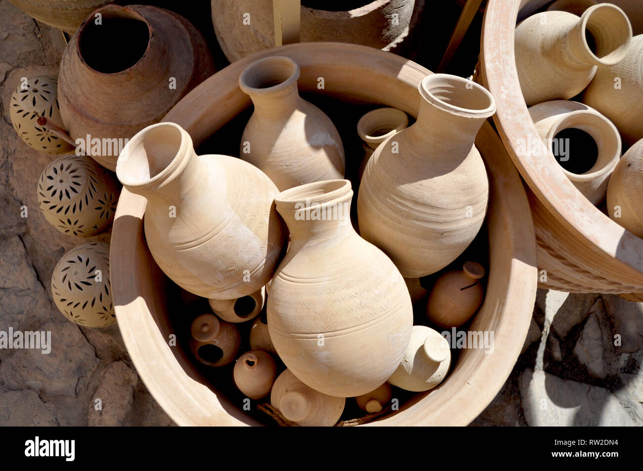 Ceramic Pots Market Stock Photos & Ceramic Pots Market Stock Images Alamy