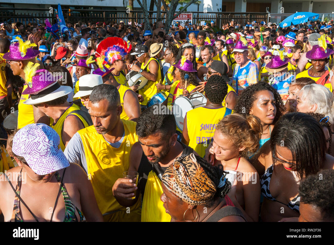 RIO DE JANEIRO - FEBRUARY 18, 2017: An afternoon banda street party in ...
